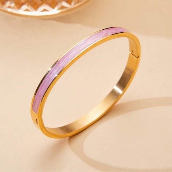 Jewelry - 🩷💛NEW🩷💛 PRETTY!! Stainless Steel PINK and GOLD Bangle Bracelet